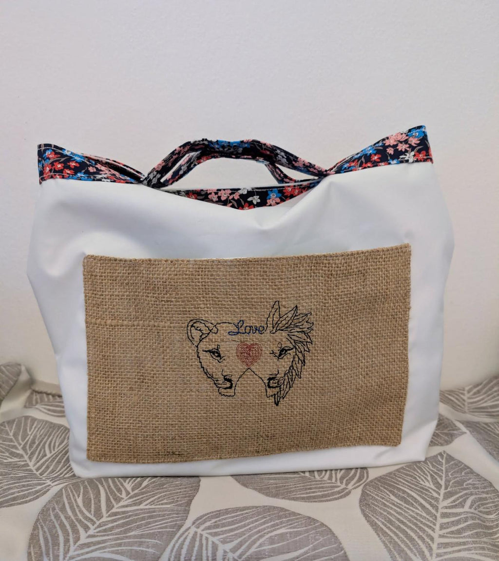 Duo Lion et Lionne - Motif broderie - Format disponible 10x10, 15x15 et 2020 ou 26x16 - Pack 3 tailles
