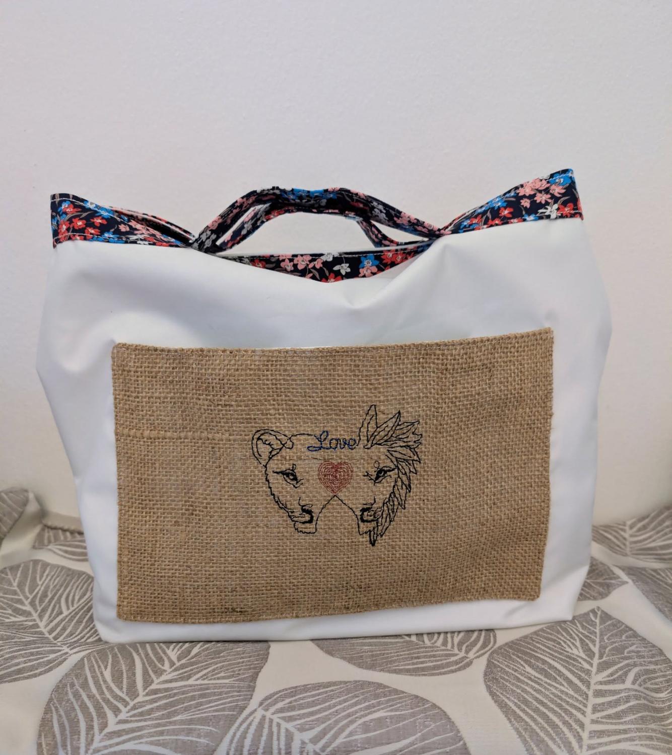 Duo Lion et Lionne - Motif broderie - Format disponible 10x10, 15x15 et 2020 ou 26x16 - Pack 3 tailles