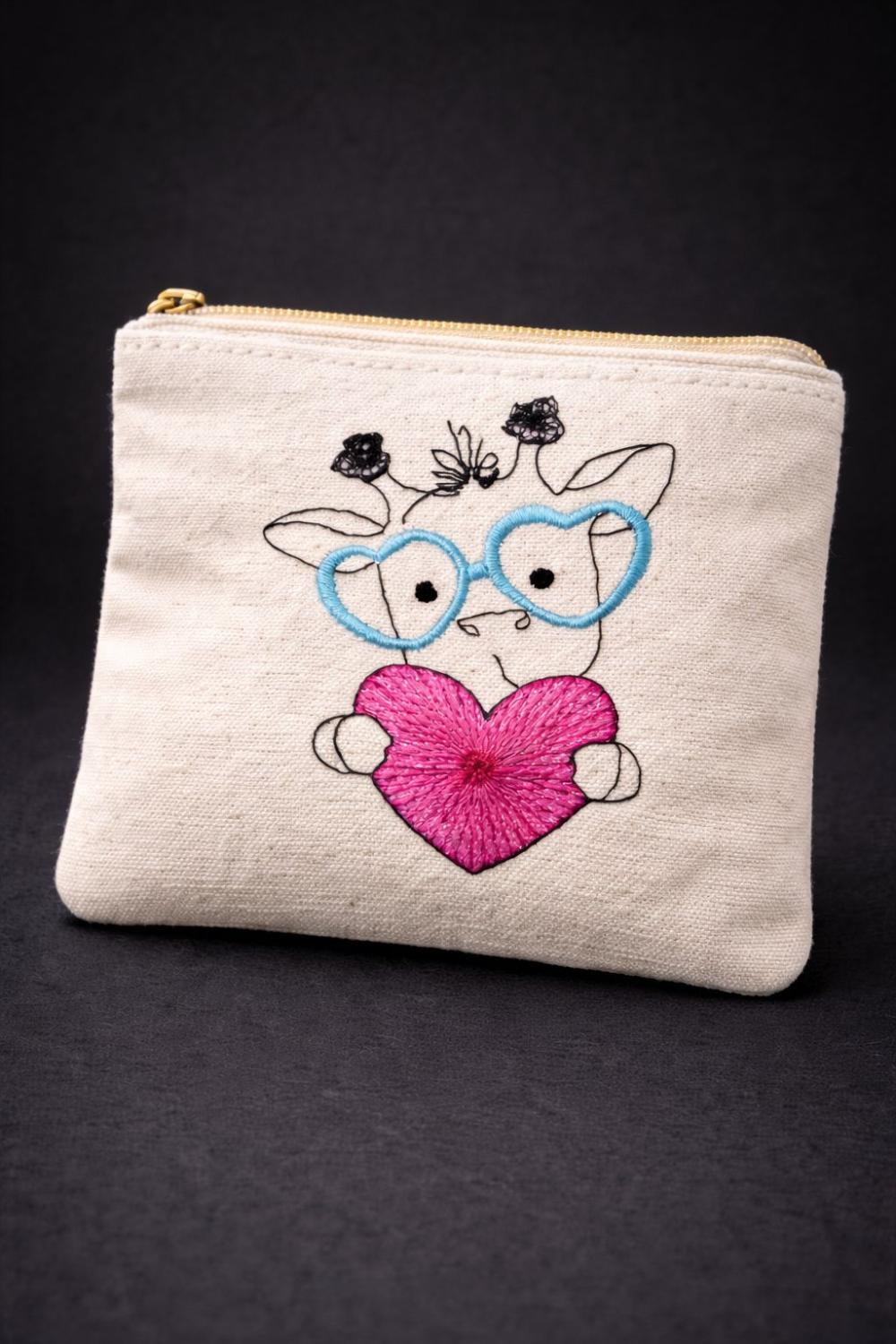 Girafe Coeur - Motif de Broderie - Format disponible 10x10