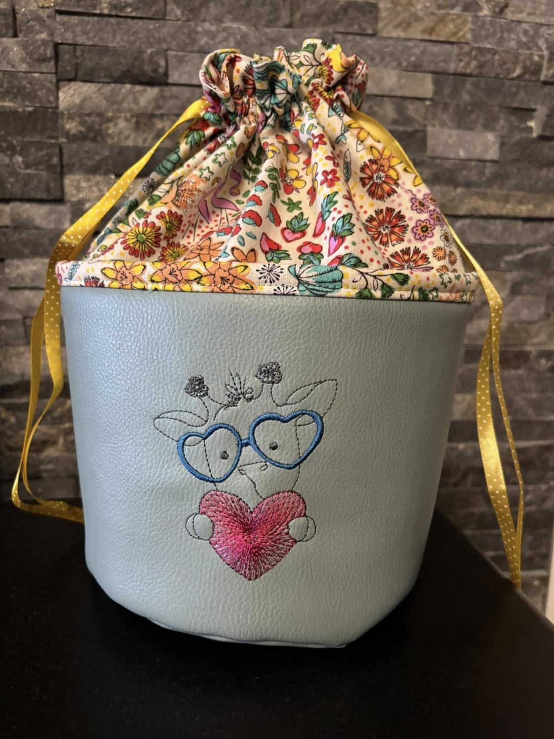 Girafe Coeur - Motif de Broderie - Format disponible 10x10