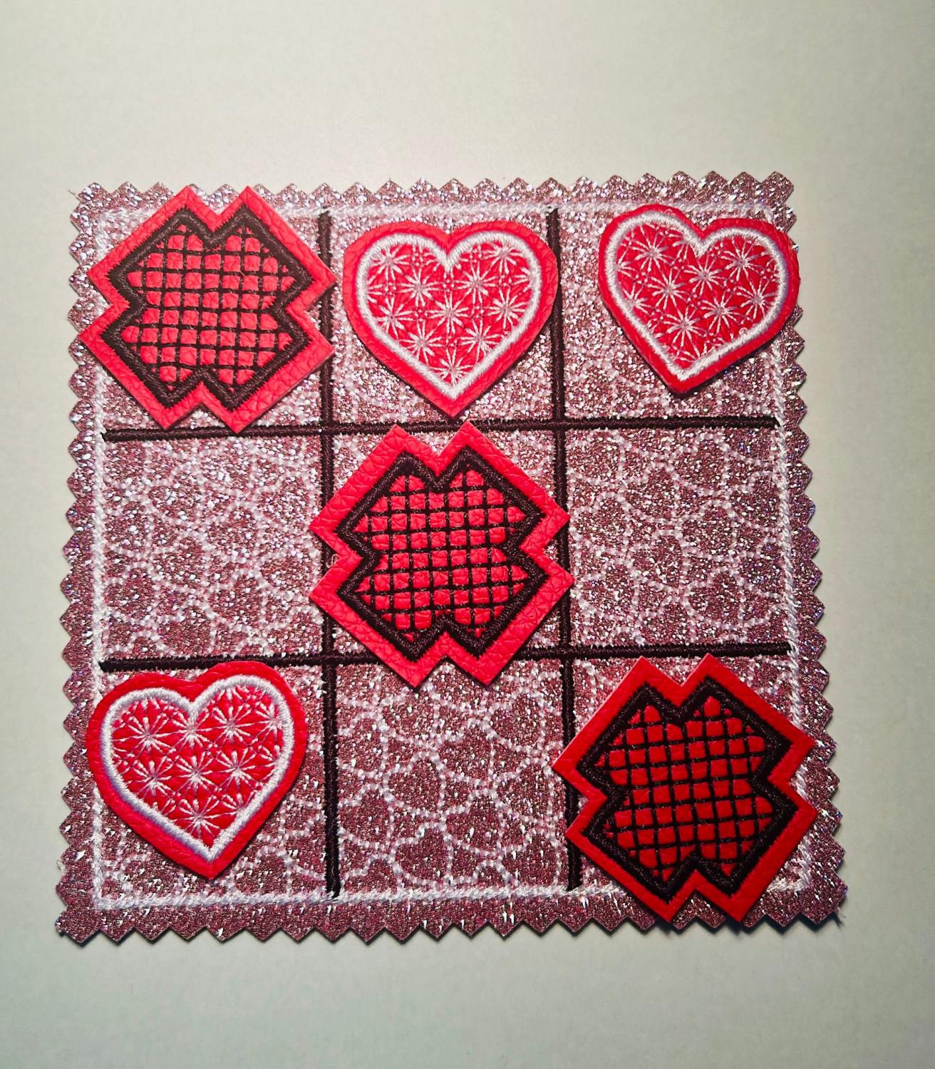 Jeu du Morpion (Tic tac Toe) - Motif ITH de Broderie - 2 motifs le plateau de jeu et les pions - Format 10x10