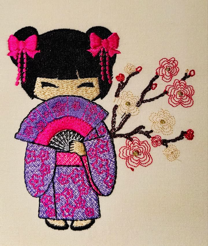 Kokeshi devant sa pagode - Fleurs de cerisier - Motif de broderie - Format disponible Pack 3 tailles, 10x10, 18x13, 20x20 ou 26x16
