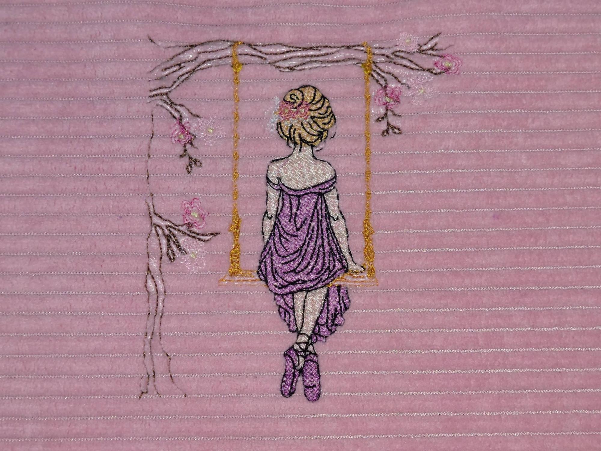 La femme à la balançoire - Motif de broderie - Format disponible Pack 4 tailles, 10x10, 15x15, 18x13, 20x20 ou 26x16