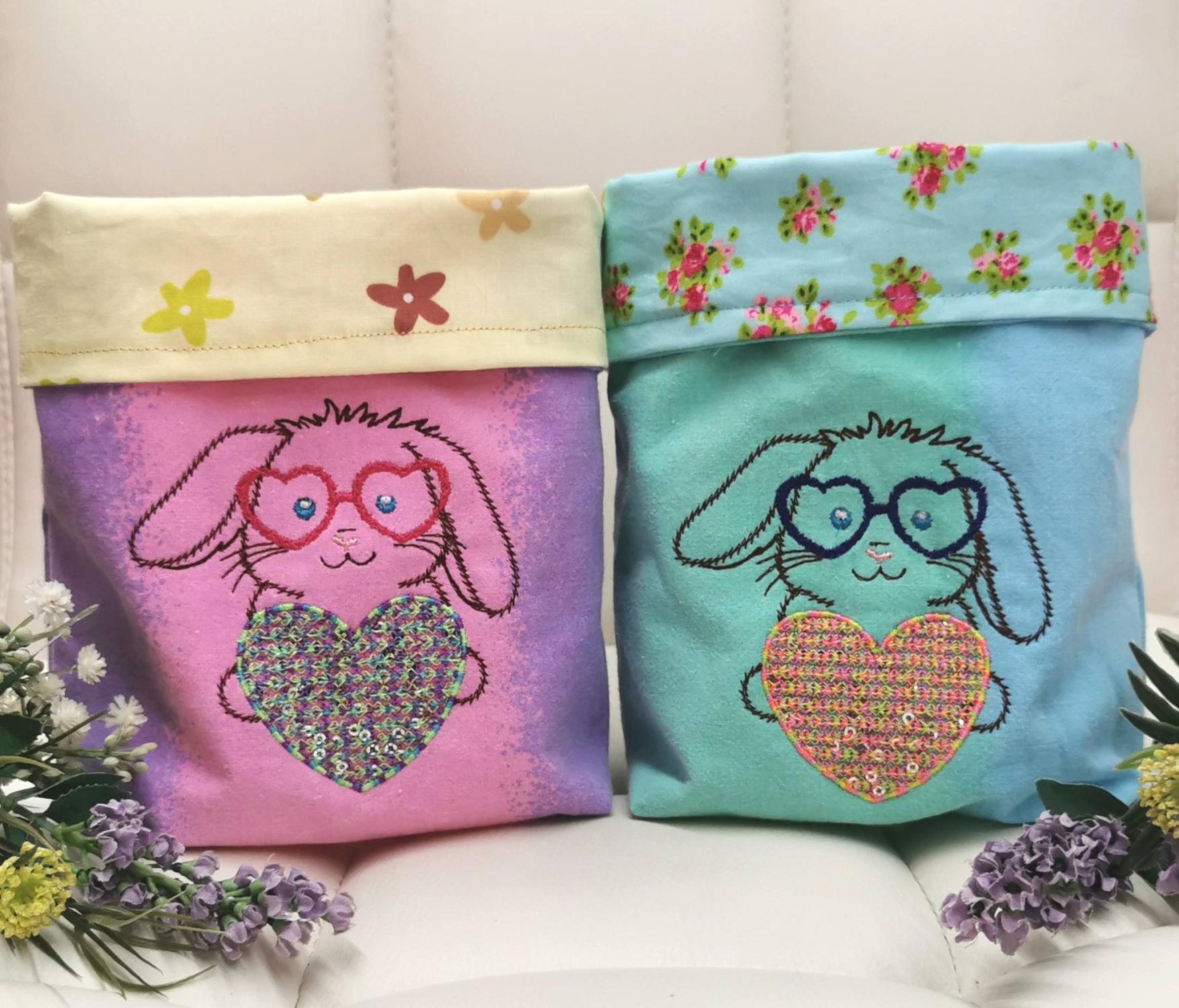 Lapin à lunette coeur - Motif de broderie - Format disponible 10x10
