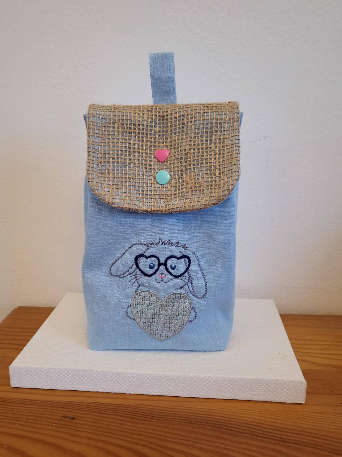 Lapin à lunette coeur - Motif de broderie - Format disponible 10x10