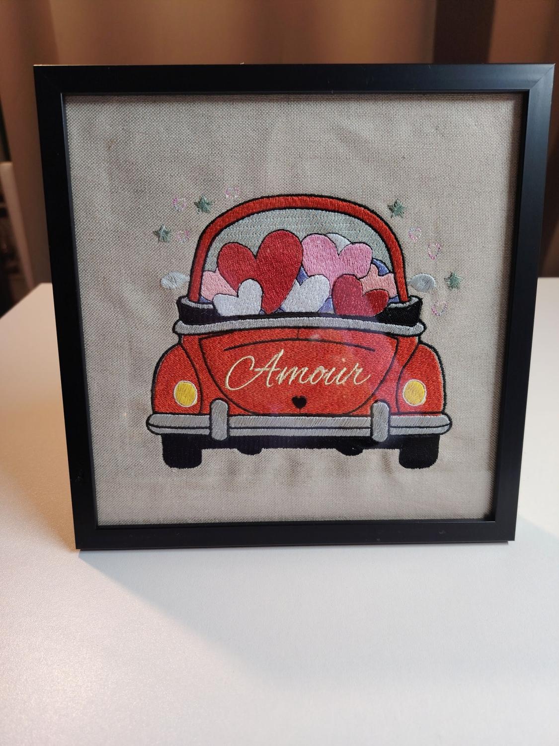 Petite décapotable d'amour - Motif de broderie - Format disponible 10x10, 15x15 oui 18x13 et pack 2 tailles
