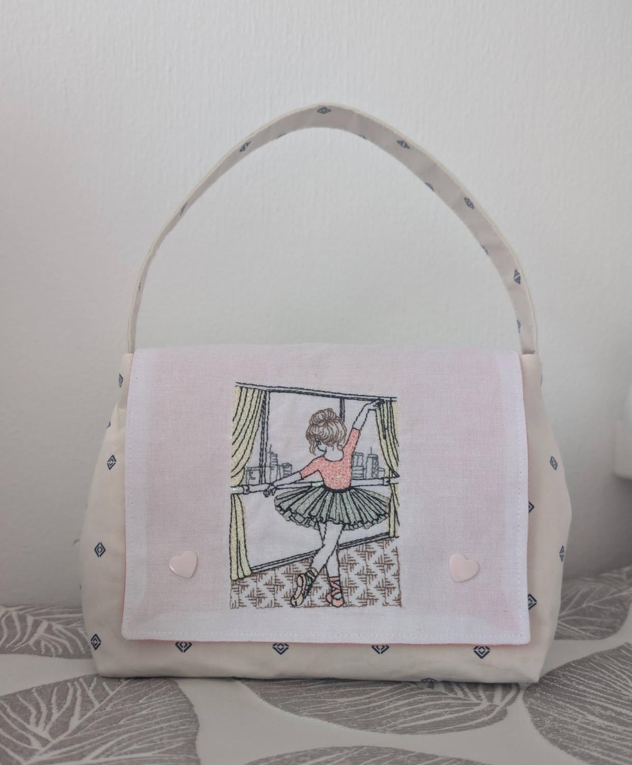 Rêve d’une ballerine scintillante - Motif de broderie - Format disponible Pack 4 tailles, format 10x10, 15x15, 18x13, 20x20 ou 26x16