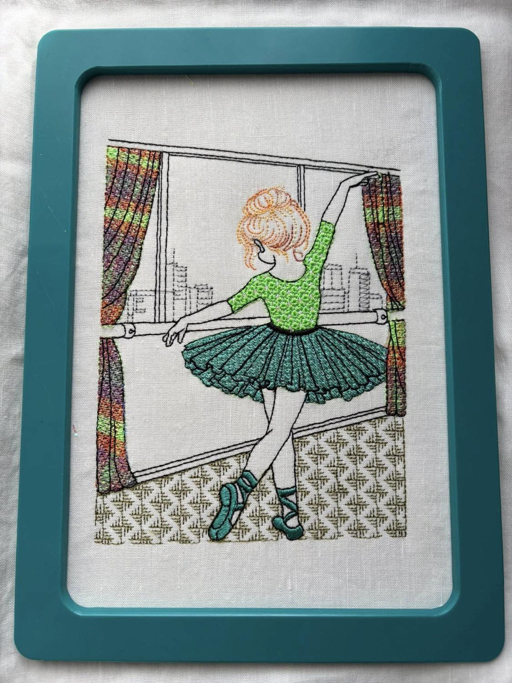 Rêve d’une ballerine scintillante - Motif de broderie - Format disponible Pack 4 tailles, format 10x10, 15x15, 18x13, 20x20 ou 26x16