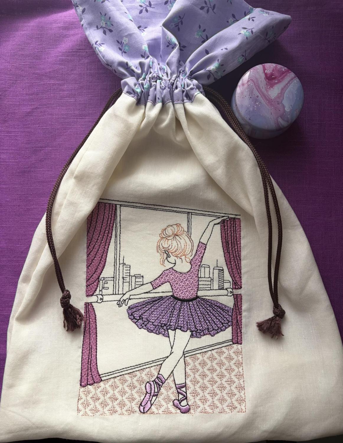 Rêve d’une ballerine scintillante - Motif de broderie - Format disponible Pack 4 tailles, format 10x10, 15x15, 18x13, 20x20 ou 26x16