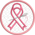 Motif de broderie sous-verre ou lingette Octobre Rose avec ruban rose, aiguille à coudre et fond décoré de petits cœurs brodés au format 10x10